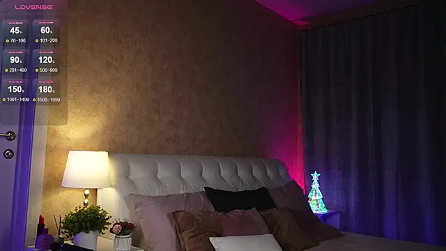 Amely Young online show from 12/21/24, 05:36