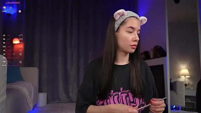 Amely Young online show from 09/11/25, 01:28