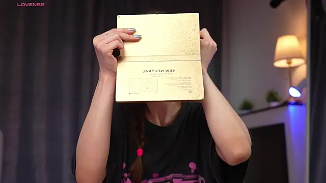 Amely Young online show from 04/11/26, 01:21