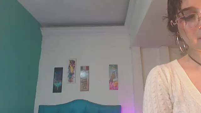 Snapshot of Cinthya-Gomez6 chatting on 03/11/25, 12:06 Cinthya-Gomez6 online show from 03/11/25, 12:06