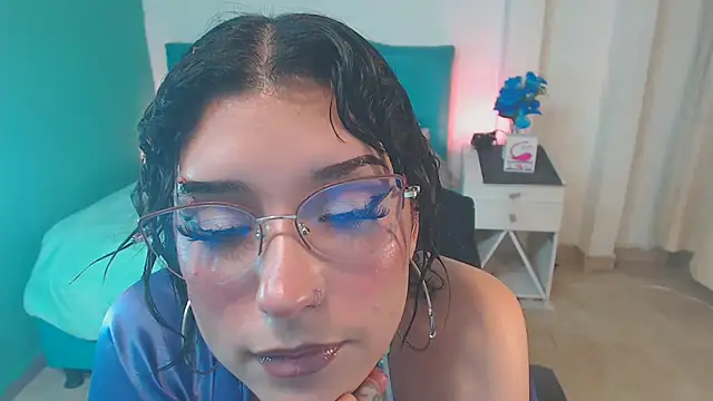 Snapshot of Cinthya-Gomez6 chatting on 03/14/25, 07:44 Cinthya-Gomez6 online show from 03/14/25, 07:44