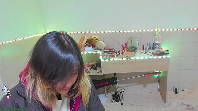 linnie  online show from 09/18/25, 06:54