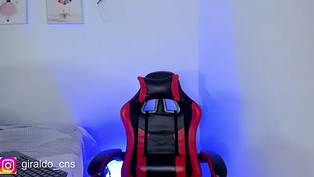 Snapshot of Giraldo_cns chatting on 04/05/26, 02:20 Giraldo cns online show from 04/05/26, 02:20