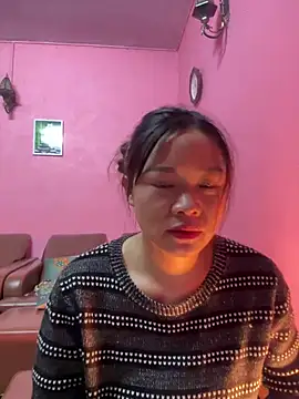 Hellen 111 online show from 12/23/24, 02:50