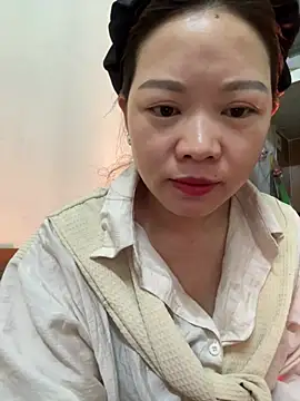 Hellen 111 online show from 03/15/25, 03:18