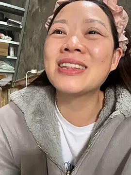 Hellen 111 online show from 10/30/25, 06:37