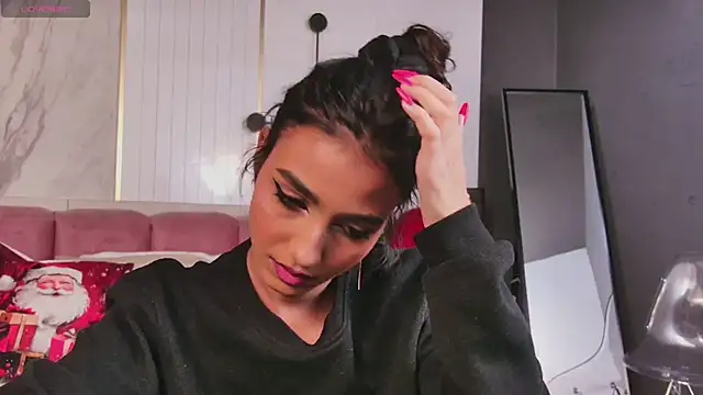 VanessaEllis online show from 12/16/24, 10:34