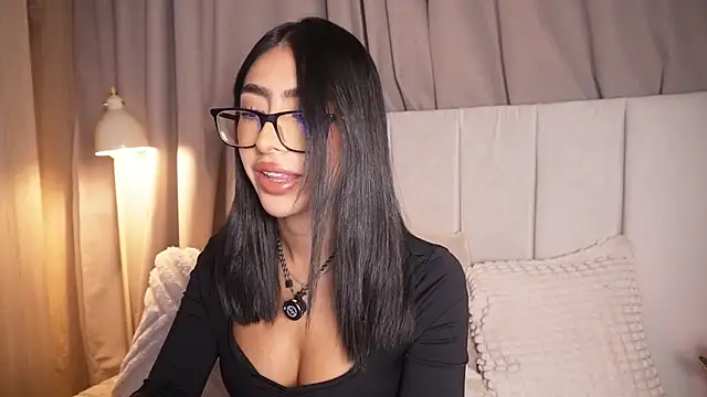 Sara albrecht online show from 03/04/26, 03:34