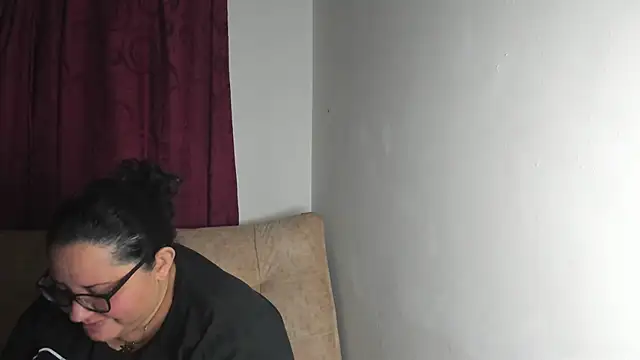 tetasgrandes karol online show from 10/21/25, 02:45