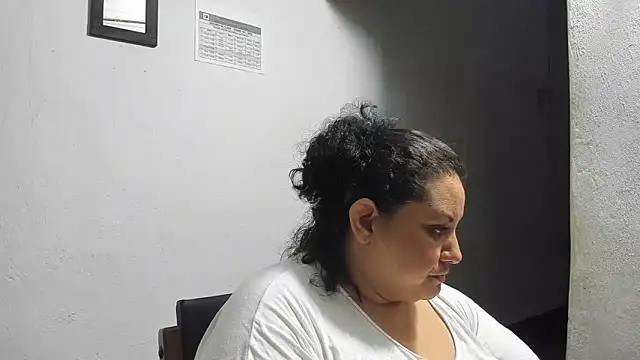 tetasgrandes karol online show from 04/01/26, 03:18