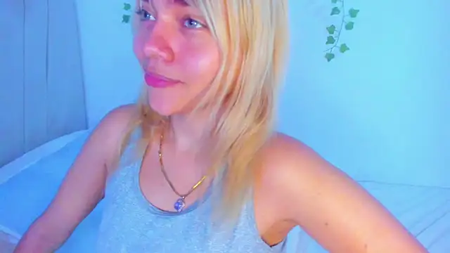 Snapshot of Sweet_MaryJane2 chatting on 03/01/25, 05:52 Sweet MaryJane2 online show from 03/01/25, 05:52