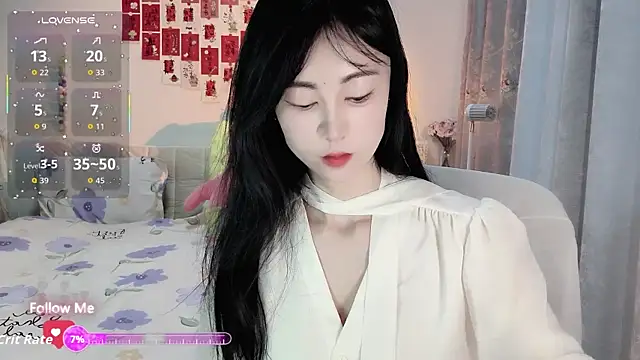 Lisa-s online show from 12/23/25, 03:26