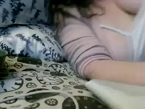 Snapshot of WHITEDAROSE chatting on 02/06/25, 09:28 WHITEDAROSE online show from 02/06/25, 09:28