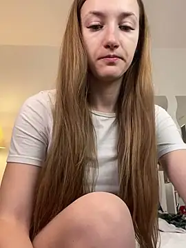 KateRedgar online show from 03/15/25, 03:27