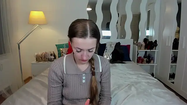 KateRedgar online show from 03/19/25, 02:57