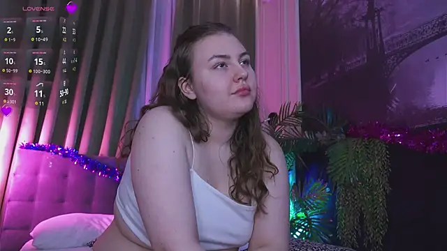 Snapshot of Mia__Peach chatting on 12/23/24, 04:44 Mia Peach online show from 12/23/24, 04:44