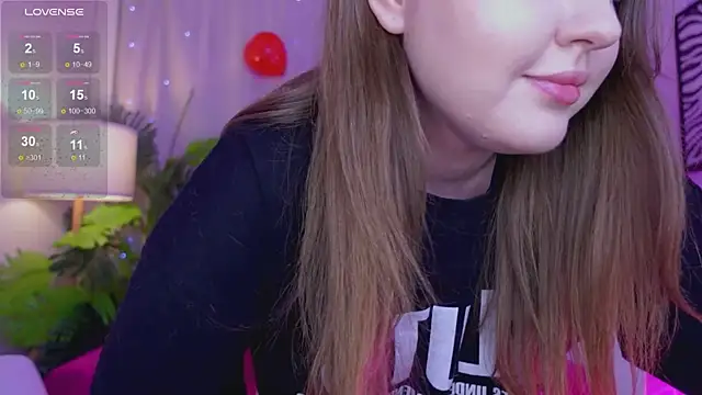 Snapshot of Mia__Peach chatting on 02/15/25, 12:37 Mia Peach online show from 02/15/25, 12:37