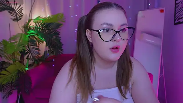 Snapshot of Mia__Peach chatting on 02/15/25, 10:21 Mia Peach online show from 02/15/25, 10:21