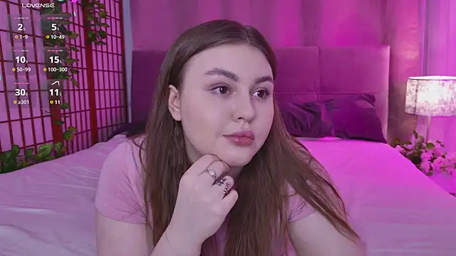 Snapshot of Mia__Peach chatting on 02/20/25, 12:08 Mia Peach online show from 02/20/25, 12:08