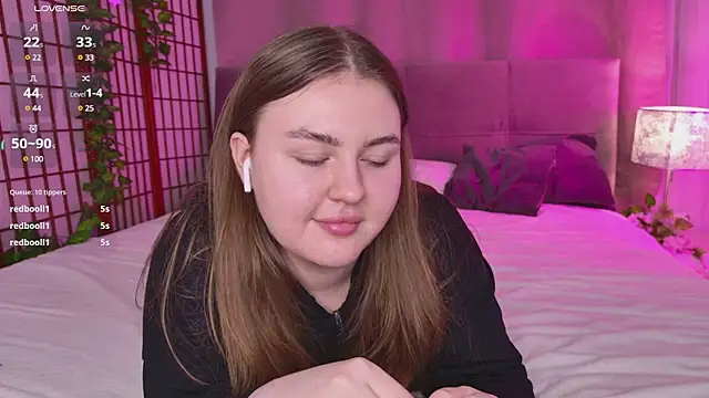 Snapshot of Mia__Peach chatting on 02/22/25, 03:12 Mia Peach online show from 02/22/25, 03:12