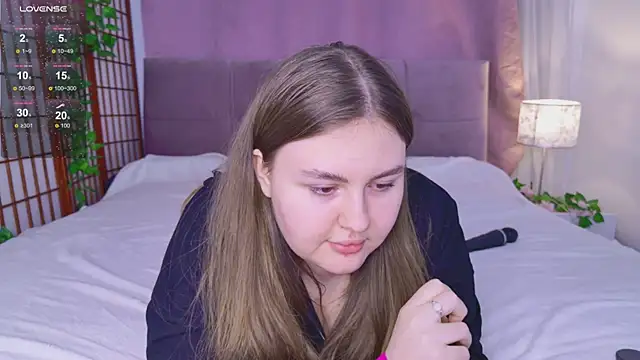 Snapshot of Mia__Peach chatting on 03/01/25, 10:02 Mia Peach online show from 03/01/25, 10:02