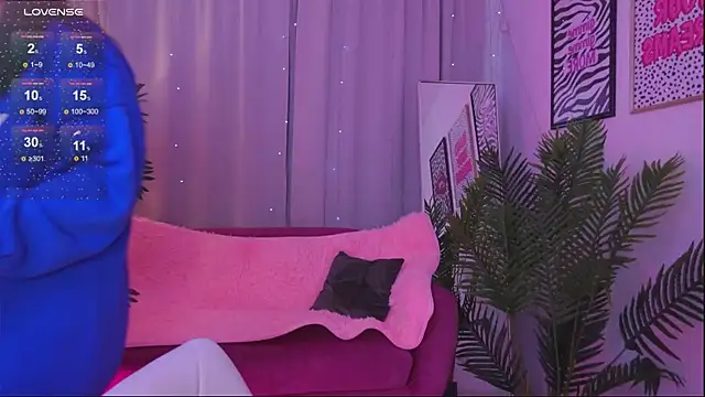 Snapshot of Mia__Peach chatting on 03/06/25, 04:19 Mia Peach online show from 03/06/25, 04:19