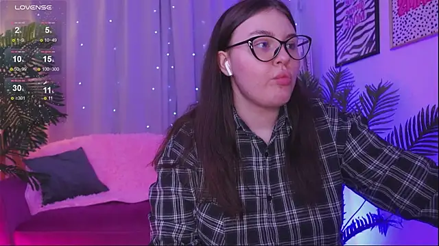 Snapshot of Mia__Peach chatting on 03/07/25, 09:38 Mia Peach online show from 03/07/25, 09:38