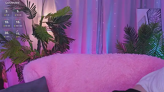 Snapshot of Mia__Peach chatting on 03/09/25, 04:49 Mia Peach online show from 03/09/25, 04:49