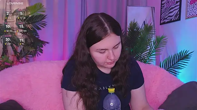 Snapshot of Mia__Peach chatting on 03/10/25, 01:45 Mia Peach online show from 03/10/25, 01:45