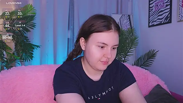 Snapshot of Mia__Peach chatting on 03/14/25, 04:10 Mia Peach online show from 03/14/25, 04:10