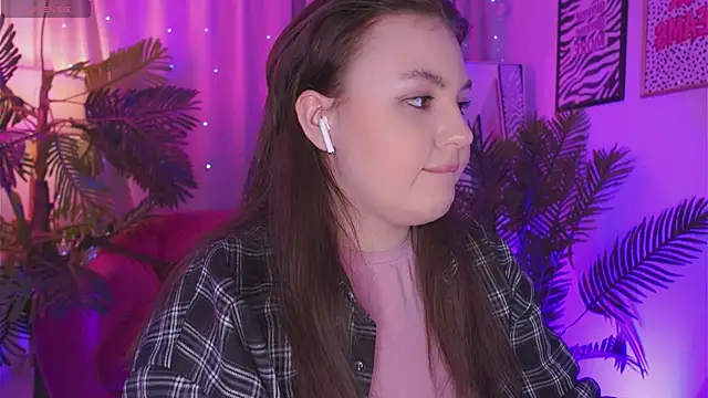 Snapshot of Mia__Peach chatting on 03/18/25, 10:58 Mia Peach online show from 03/18/25, 10:58