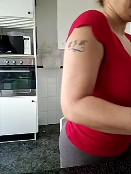 Snapshot of lamorbosa37 chatting on 12/18/24, 12:29 lamorbosa37 online show from 12/18/24, 12:29