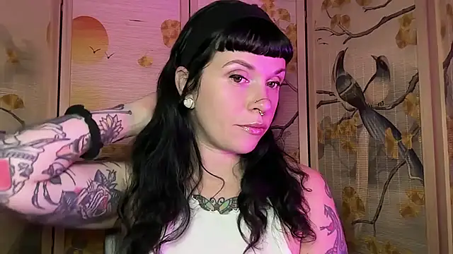 Snapshot of Marcelinegoddess chatting on 05/01/26, 03:33 Marcelinegoddess online show from 05/01/26, 03:33