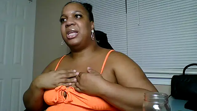 Snapshot of Badgirlbrittt chatting on 09/27/25, 06:18 Badgirlbrittt online show from 09/27/25, 06:18