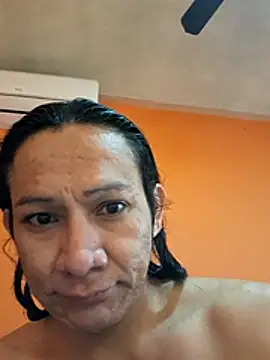 miicheele32 online show from 11/05/25, 09:48