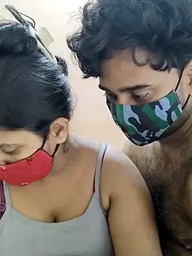 Snapshot of IND_COUPLE1 chatting on 12/21/24, 09:23 IND COUPLE1 online show from 12/21/24, 09:23