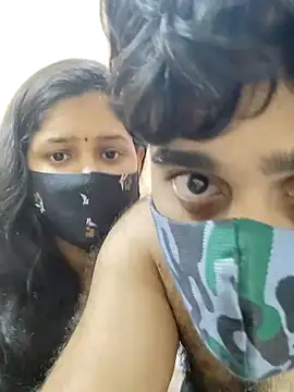 Snapshot of IND_COUPLE1 chatting on 12/25/24, 09:45 IND COUPLE1 online show from 12/25/24, 09:45