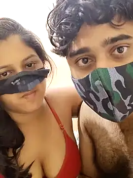 Snapshot of IND_COUPLE1 chatting on 01/03/25, 06:01 IND COUPLE1 online show from 01/03/25, 06:01