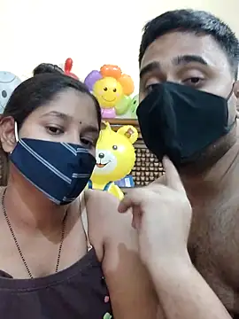 Snapshot of IND_COUPLE1 chatting on 02/22/25, 11:46 IND COUPLE1 online show from 02/22/25, 11:46