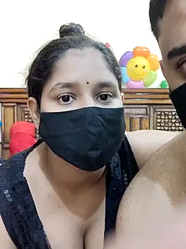 Snapshot of IND_COUPLE1 chatting on 03/03/25, 02:26 IND COUPLE1 online show from 03/03/25, 02:26