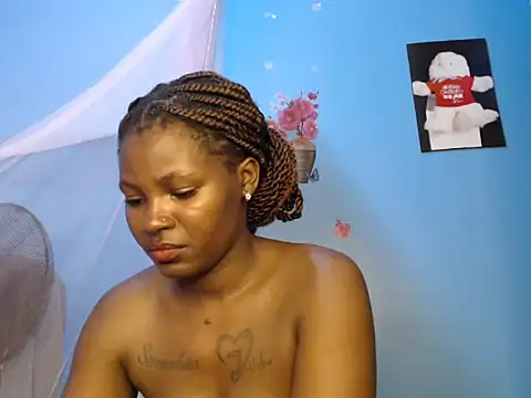 TrishaKalid online show from 02/05/26, 09:52