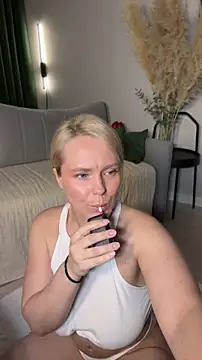 Charming Daphny online show from 05/16/26, 10:36