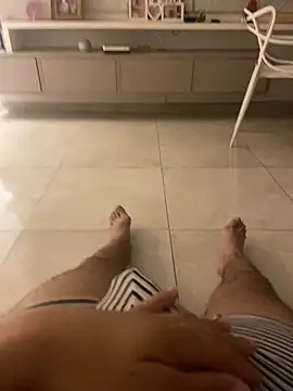 Snapshot of Juanes432 chatting on 02/16/26, 04:41 Juanes432 online show from 02/16/26, 04:41