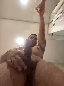 Snapshot of Juanes432 chatting on 02/16/26, 04:47 Juanes432 online show from 02/16/26, 04:47