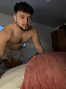 Snapshot of bruce__naughty chatting on 04/05/26, 02:09 bruce naughty online show from 04/05/26, 02:09