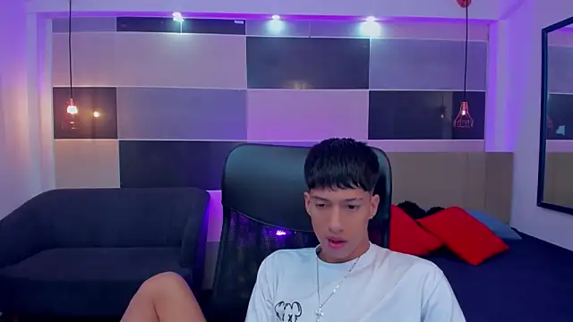 Juan Nd Steven online show from 12/29/24, 01:17