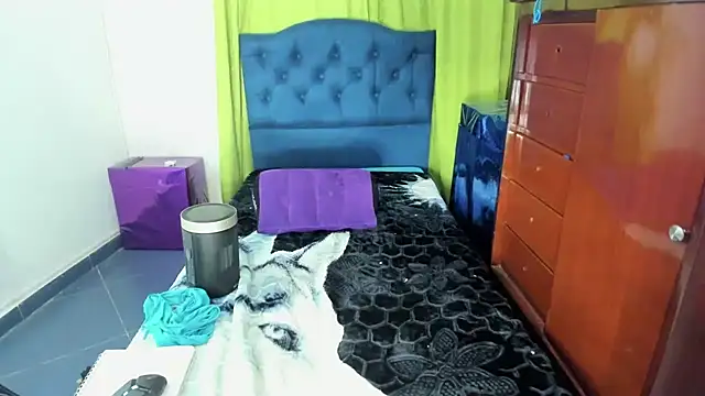  Angelinaandrade  online show from 01/14/25, 11:05