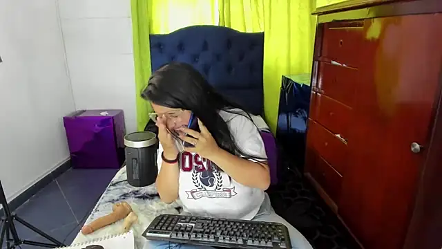  Angelinaandrade  online show from 01/31/25, 08:12