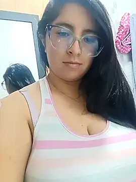  Angelinaandrade  online show from 02/13/26, 01:01