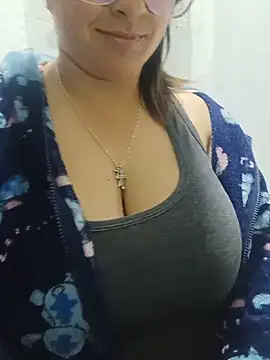  Angelinaandrade  online show from 06/20/26, 01:09